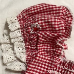 NWOT Pumpkin Patch smocked red check top w/daisies